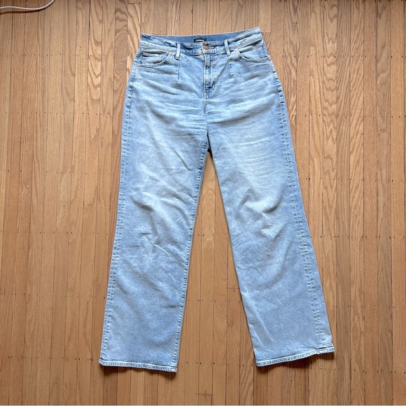 Express High Waisted Light Wash Pleated Wide Leg Jean - Size 8LONG - Picture 3 of 7